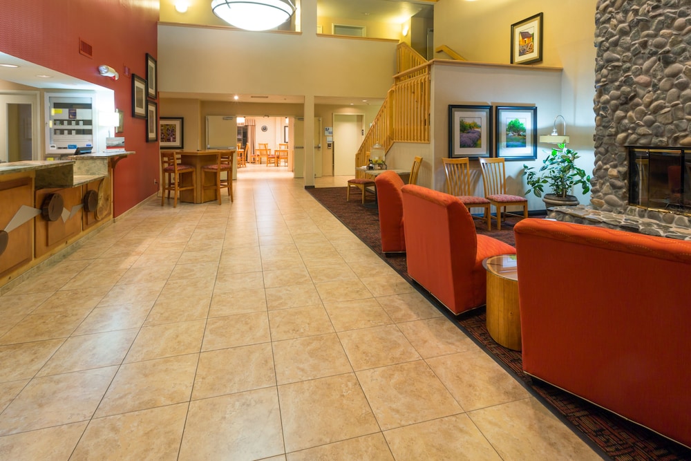 Holiday Inn Express Grants Pass an IHG Hotel - photo 2