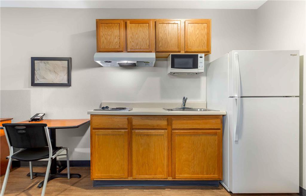 WoodSpring Suites Fort Myers Southeast - photo 8