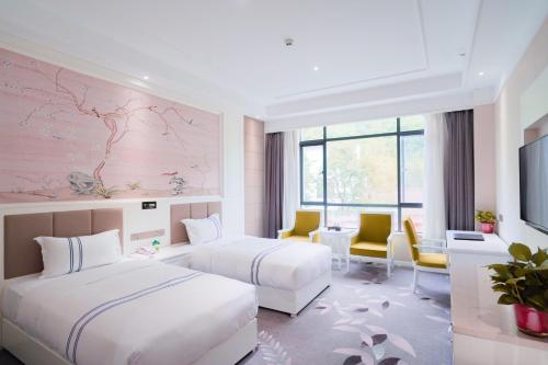 Huashantianjiasiji in Huayin, People's Republic of China