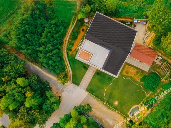 Pushe - carbon neutral hotel in Unknown City