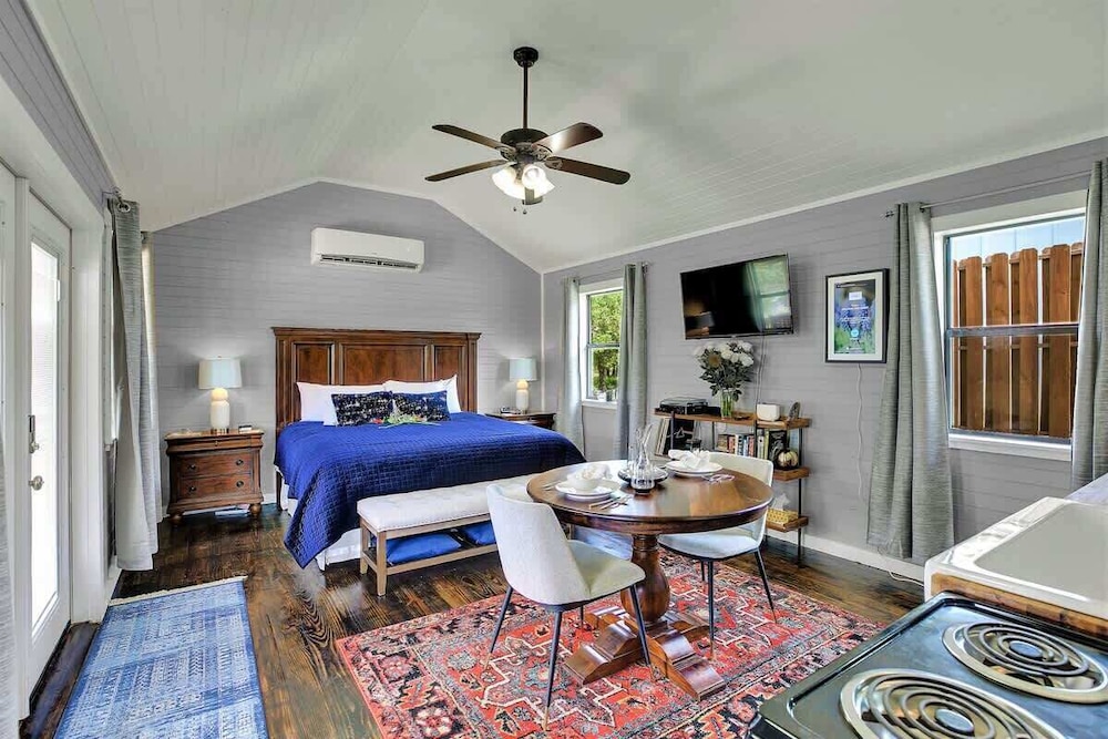 3 Acres of Luxury and Views in Fred Wine Country - photo 2