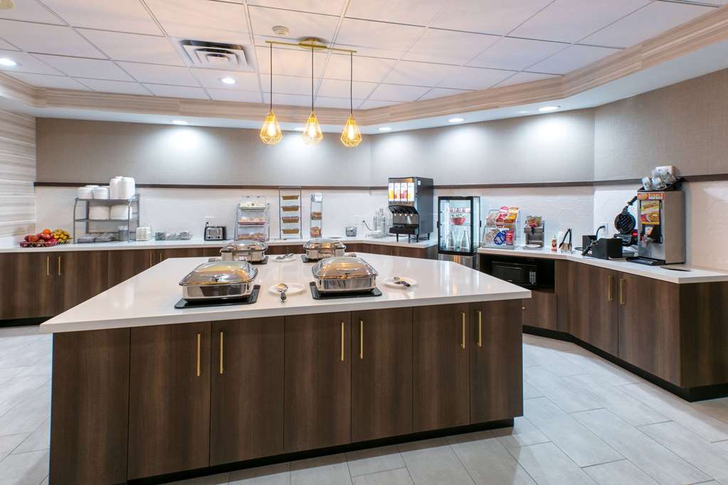 Wingate by Wyndham DFW North Irving - photo 14