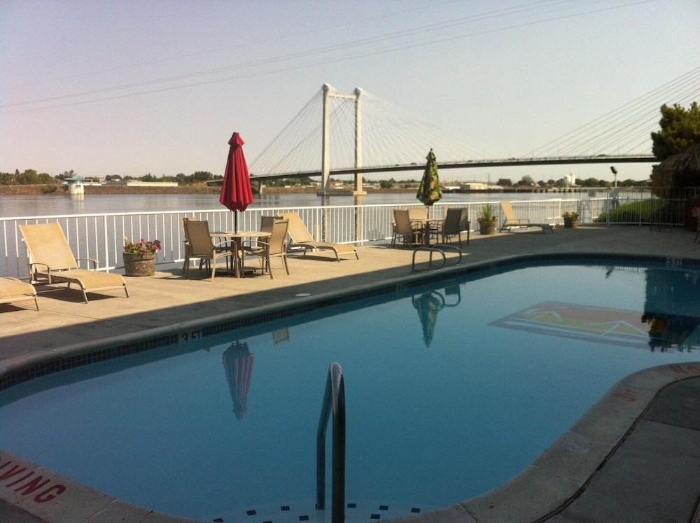 Clover Island Inn - photo 24