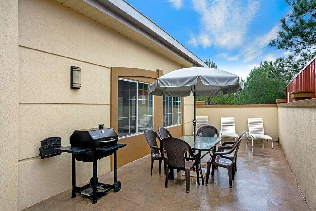La Quinta Inn & Suites by Wyndham Conroe - photo 29