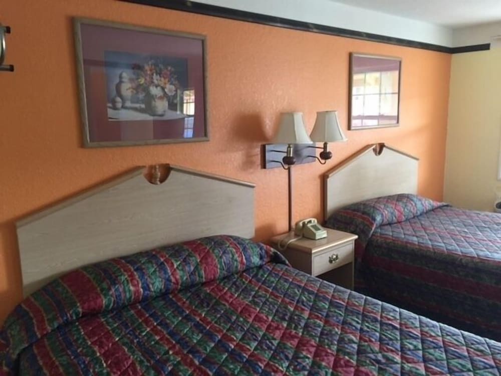 Tower Motel - photo 8