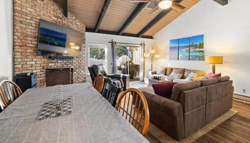 Tahoe Townhome Lake Beach Pool Amenities