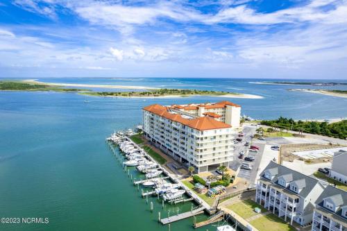 Waterfront Resort World Class Marina & Slip in Beaufort, United States