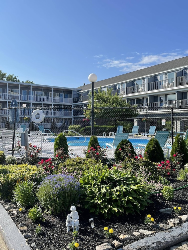 Grand Beach Inn - featured photo