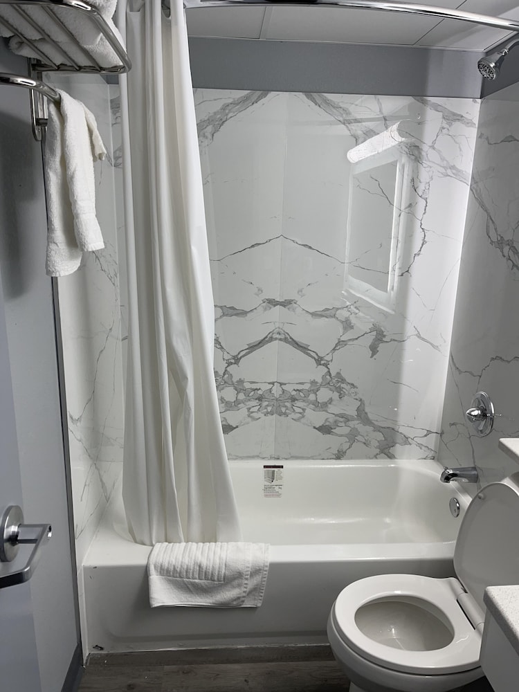 The Wayne Inn - photo 26