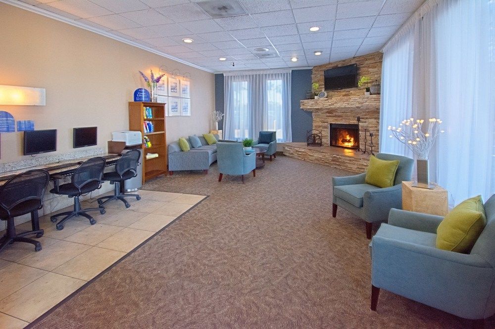 Tempe Phoenix Airport InnSuites at the Mall Hotel - photo 25