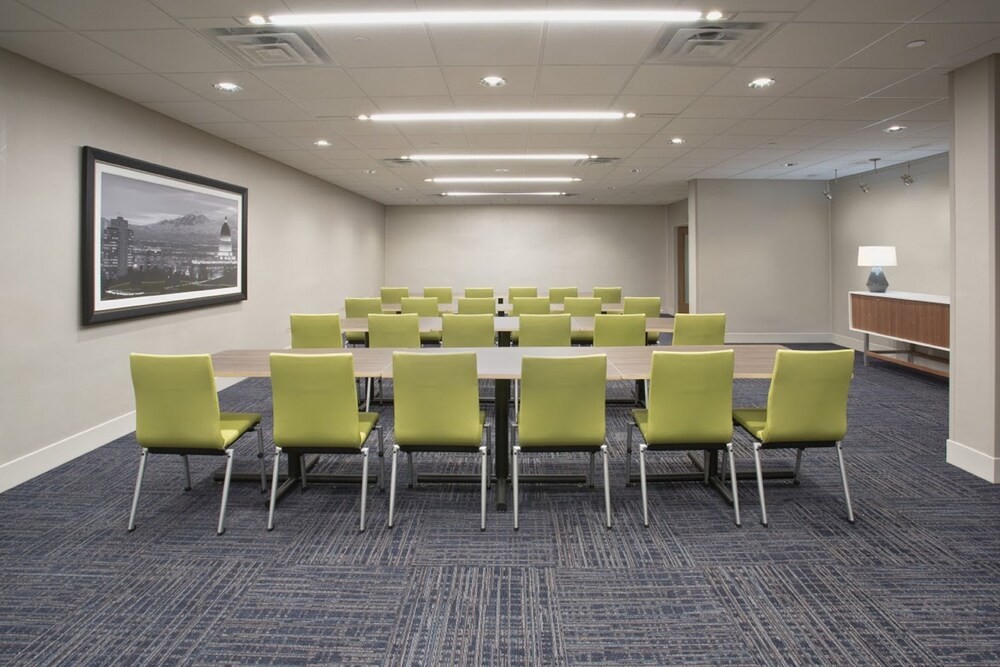 Holiday Inn Express & Suites Rock Falls by IHG - photo 16