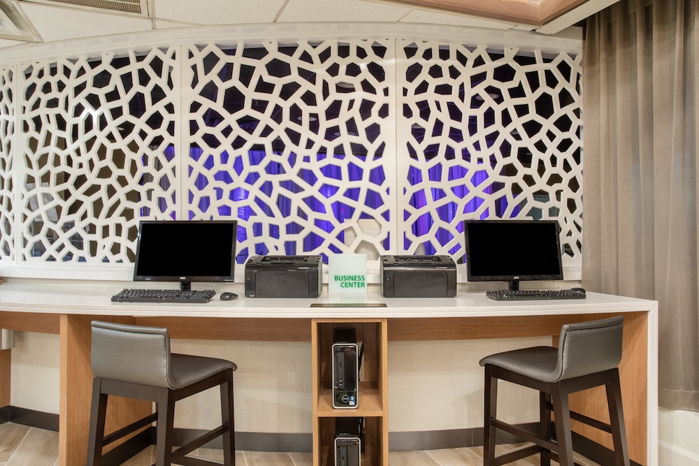 Holiday Inn & Suites Parsippany Fairfield by IHG - photo 16