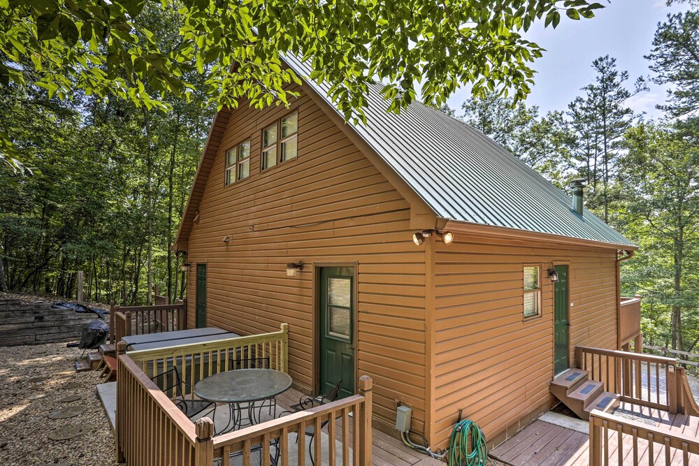 Ellijay Resort Cabin with Fire Pit Decks And Hot Tub - photo 17