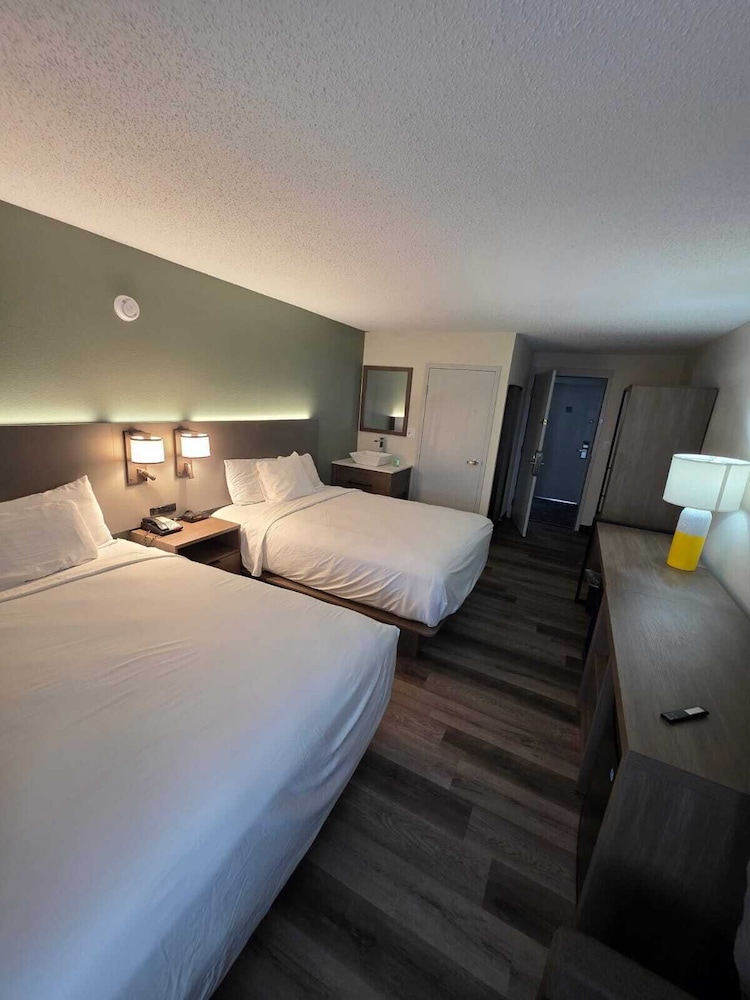 Dakota Inn Minot - photo 6