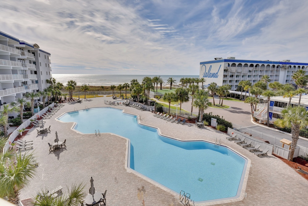 Sunny Fort Walton Beach Condo Walk to Ocean — 4-Star Luxury Hotel in Fort Walton Beach, United States