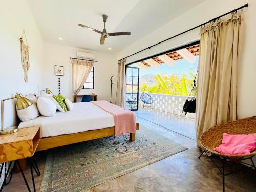 HUGE Suite King Bed Air Conditioning Pool Fast Wifi Sol at Casa Calavera — 4-Star Luxury Hotel in San Francisco, Mexico
