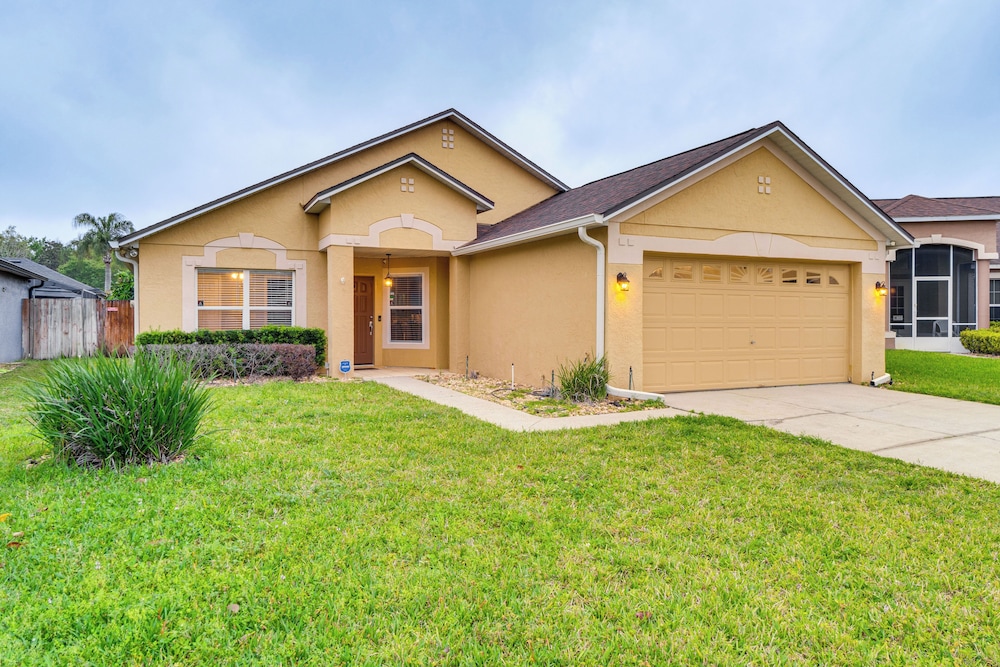 Lovely Florida Retreat w Lanai: 5 Mi to Riverwalk — hotel in Lake Mary