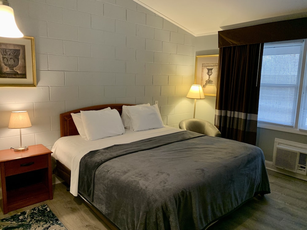 Hill Top Motel - photo 18