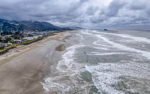 King Tide Meredith Lodging — 4-Star Luxury Hotel in Rockaway Beach, United States