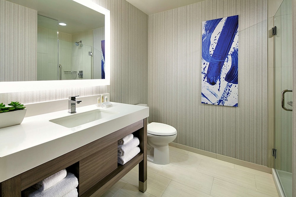 Hilton Garden Inn San Diego Downtown Bayside - photo 14