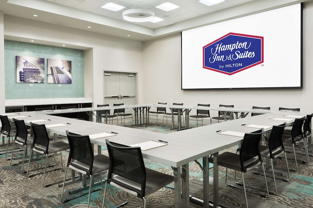 Hampton Inn & Suites Atlanta Buckhead Place - photo 37