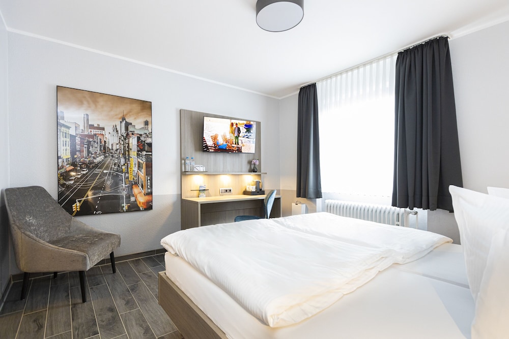 Hotel Restaurant Fück - carbon neutral hotel in Leverkusen