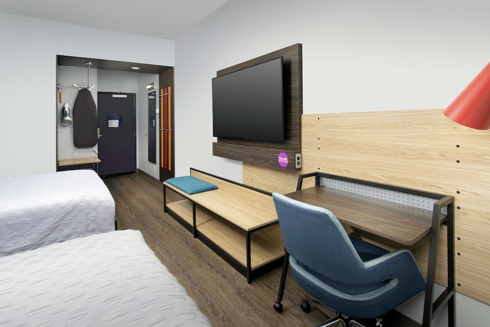 Tru by Hilton Denver Airport Tower Road - photo 6