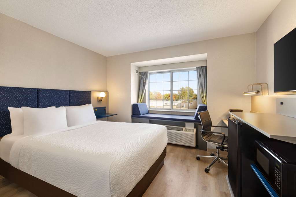 Microtel Inn & Suites by Wyndham New Ulm - photo 11