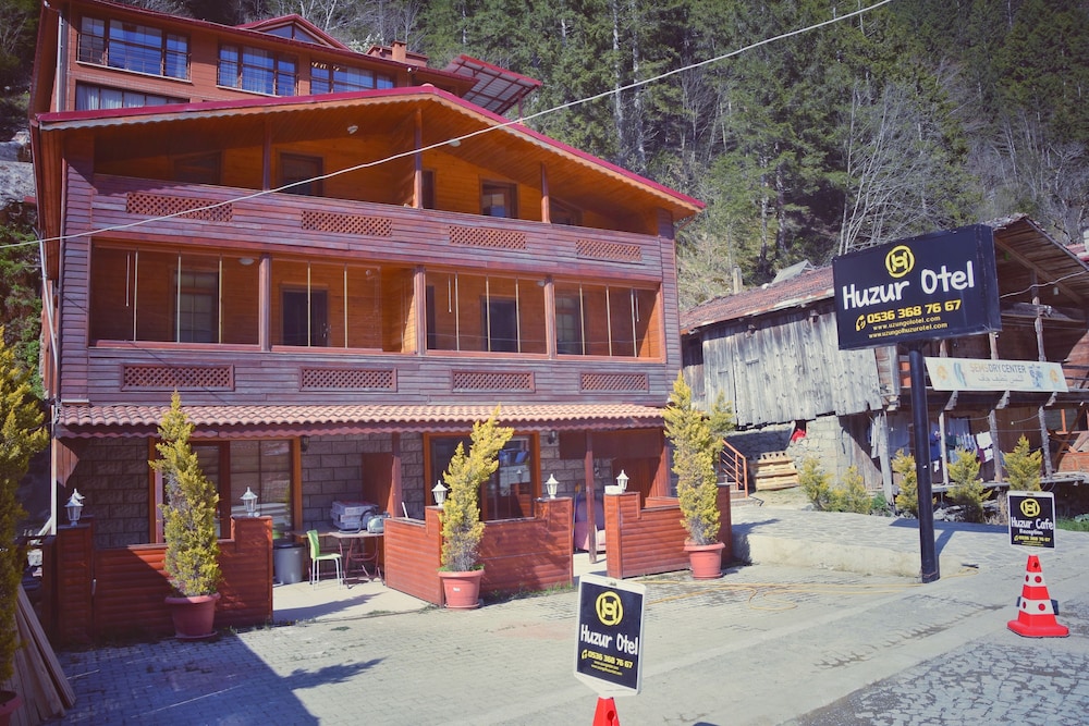 Huzur Otel in Caykara, Turkey