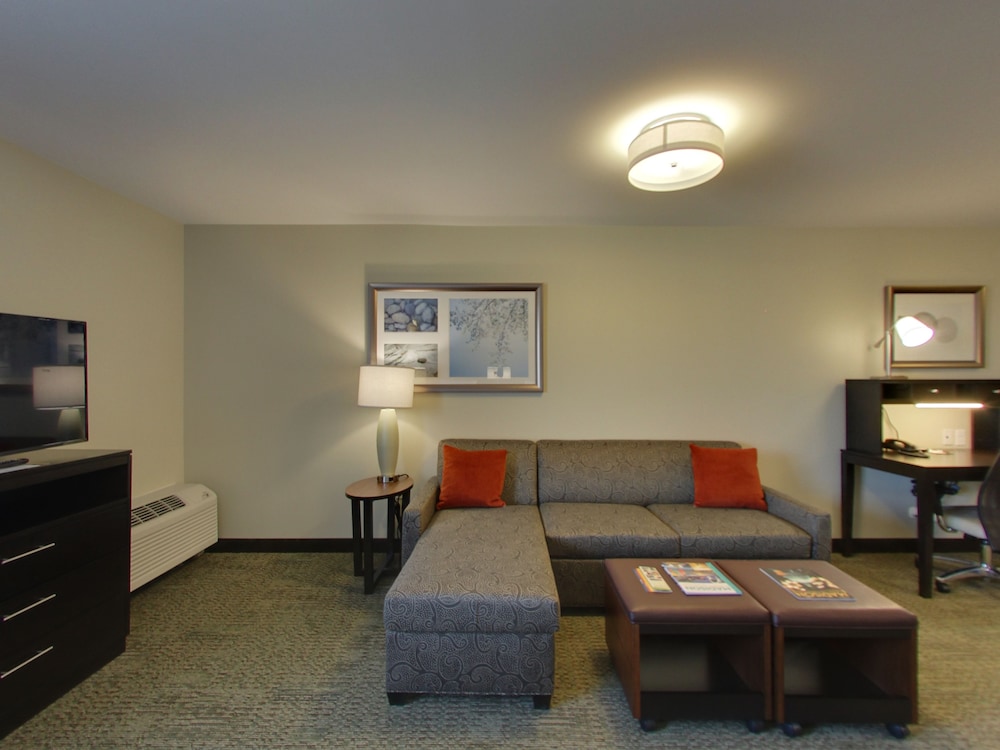 Staybridge Suites Madison Fitchburg - photo 8