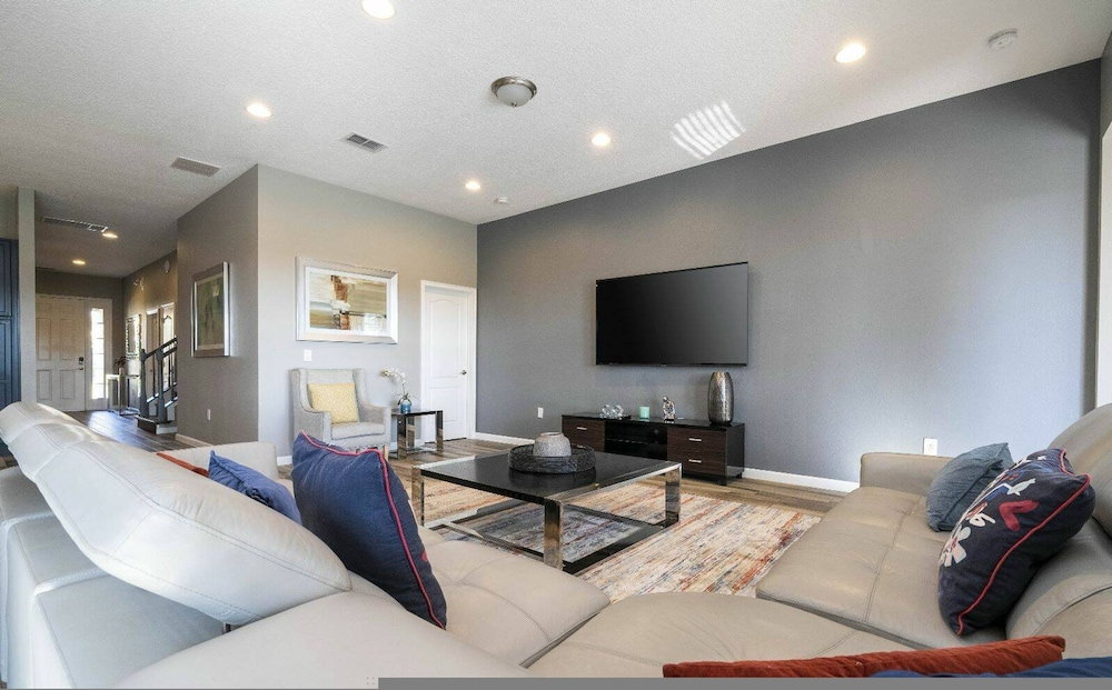 Solterra 12bd 11 5bat Sleeps24 Disney Pool Spa - photo 7