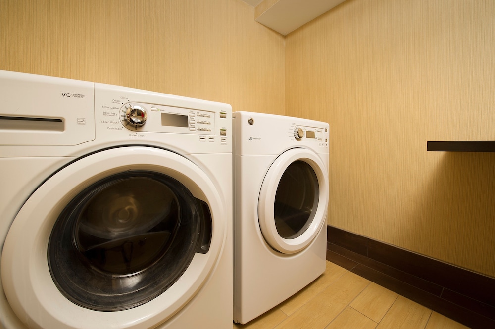 Holiday Inn Express Waldorf by IHG - photo 18