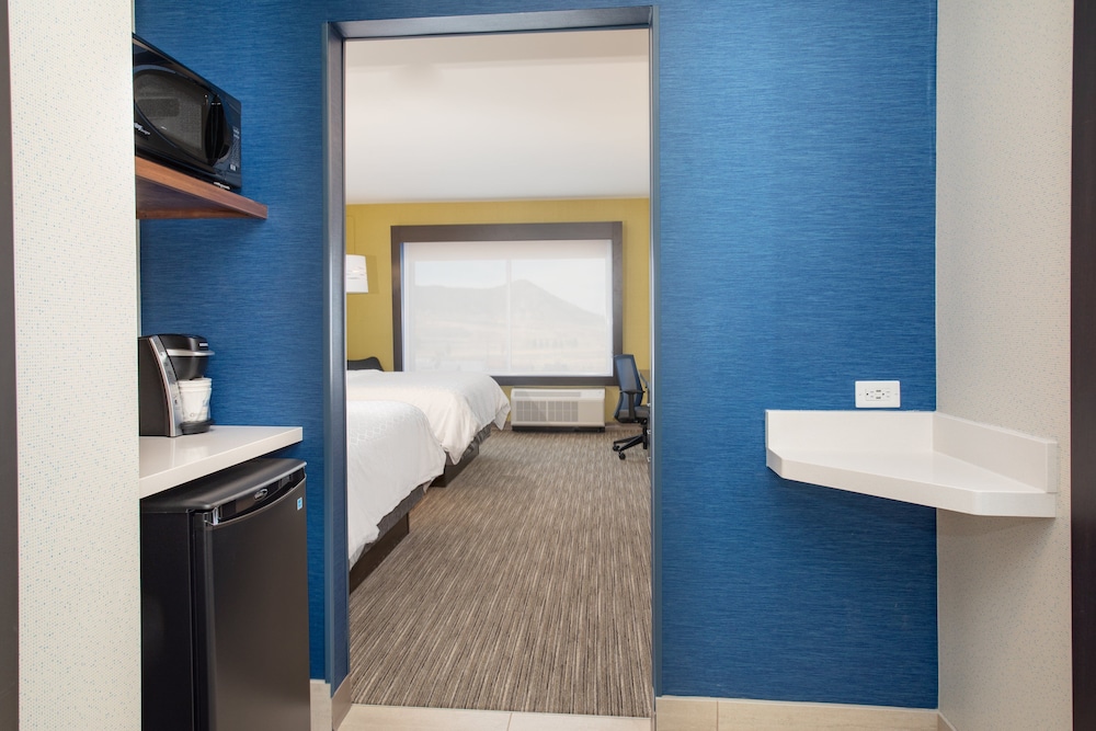 Holiday Inn Express & Suites Ely by IHG - photo 16