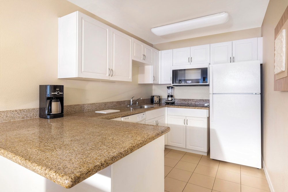 Hilton Vacation Club Riviera Beach & Shores CA - photo 21