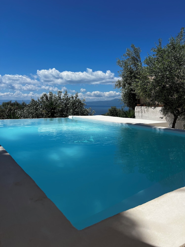 Rustic Hill Private Pool Rooms in Kalamata, Greece
