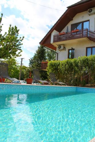 Ibolya Apartmanok — 4-Star Luxury Hotel in Fonyod, Hungary