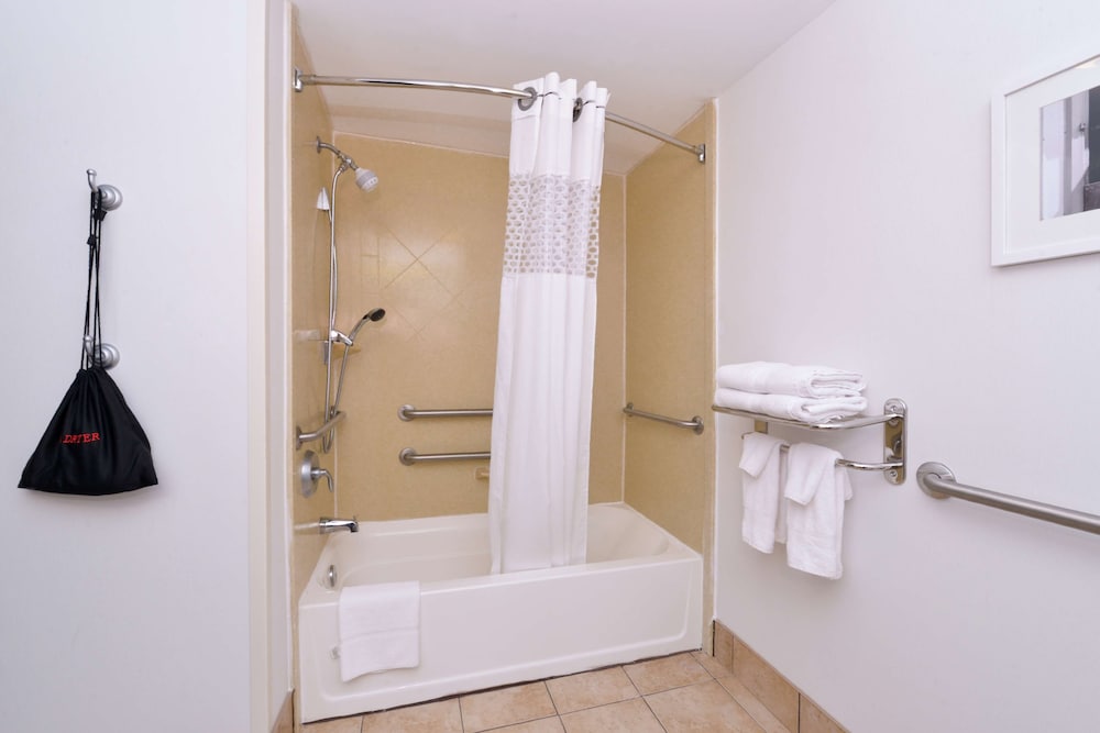 Hampton Inn & Suites Wilmington - photo 37