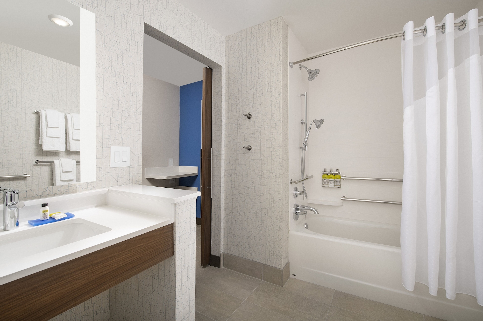 Holiday Inn Express & Suites Kingsland I 95 Naval Base Area by IHG - photo 87