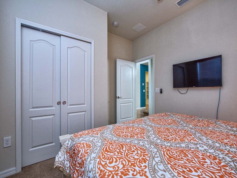 Spacious 8BR Villa w Pool & Resort Amenities - photo 8