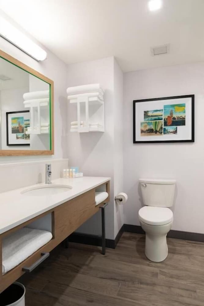 Hampton Inn & Suites Watertown Boston - photo 17