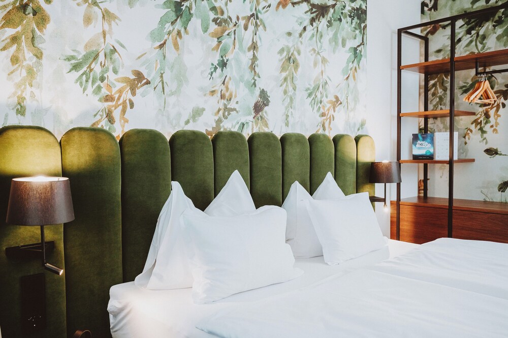 Hotel Brücklwirt — 4-Star Luxury Hotel in Niklasdorf, Austria