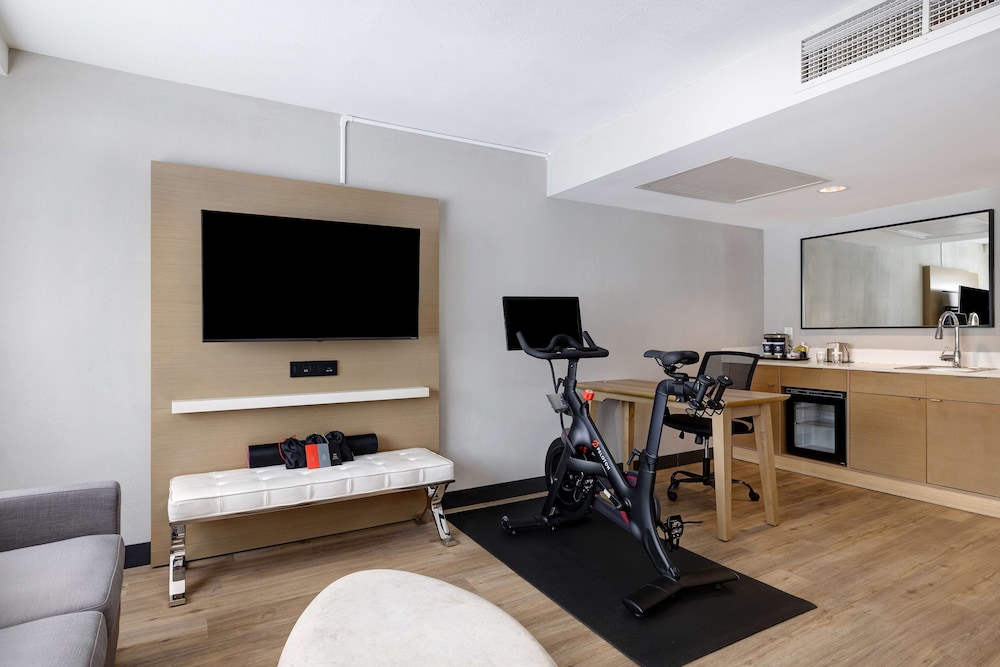 DoubleTree by Hilton Davenport - photo 30