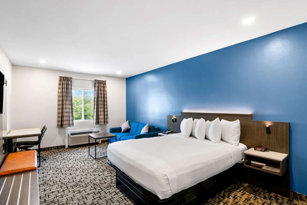 Econo Lodge Bethel Danbury - photo 28