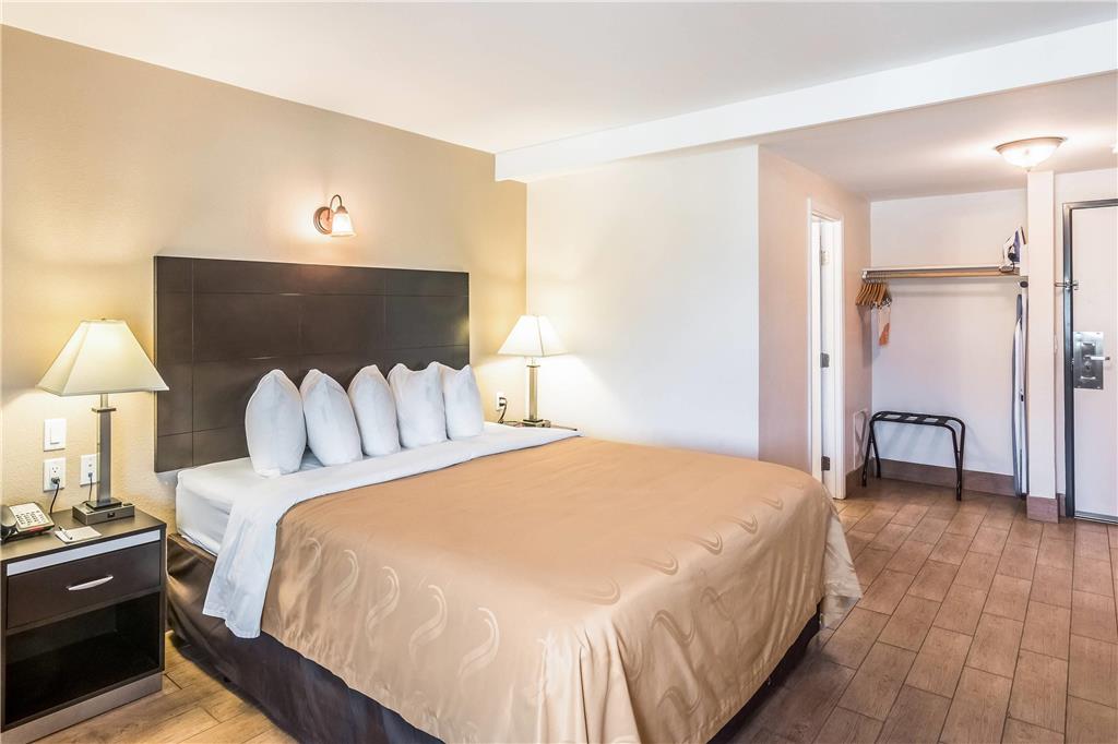 Quality Inn & Suites near Downtown Bakersfield - photo 11