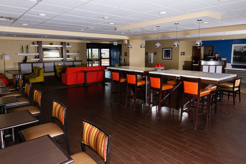 Hampton Inn Norco Corona Eastvale - photo 7