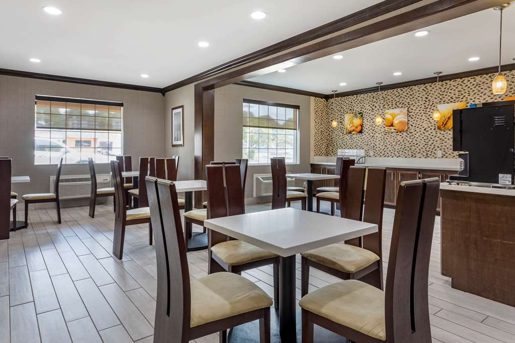 Comfort Inn & Suites North Little Rock JFK Blvd - photo 27