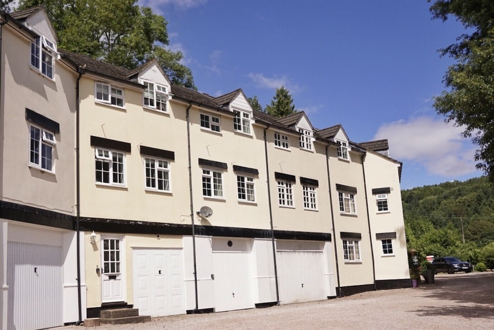 Karah Retreats Symonds Yat in Ross On Wye, United Kingdom