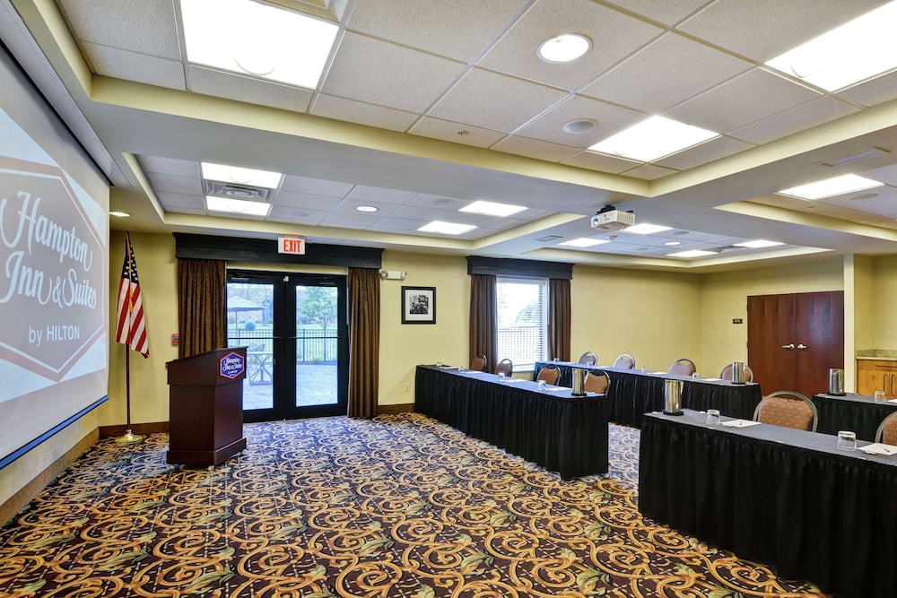 Hampton Inn and Suites New Hartford Utica - photo 40