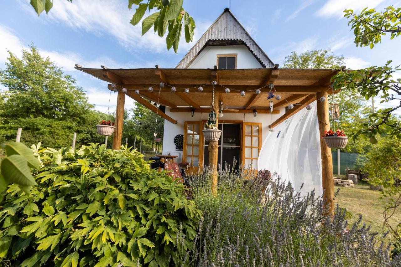 Ruralna Kuca Za Odmor White Bike — hotel in Draz