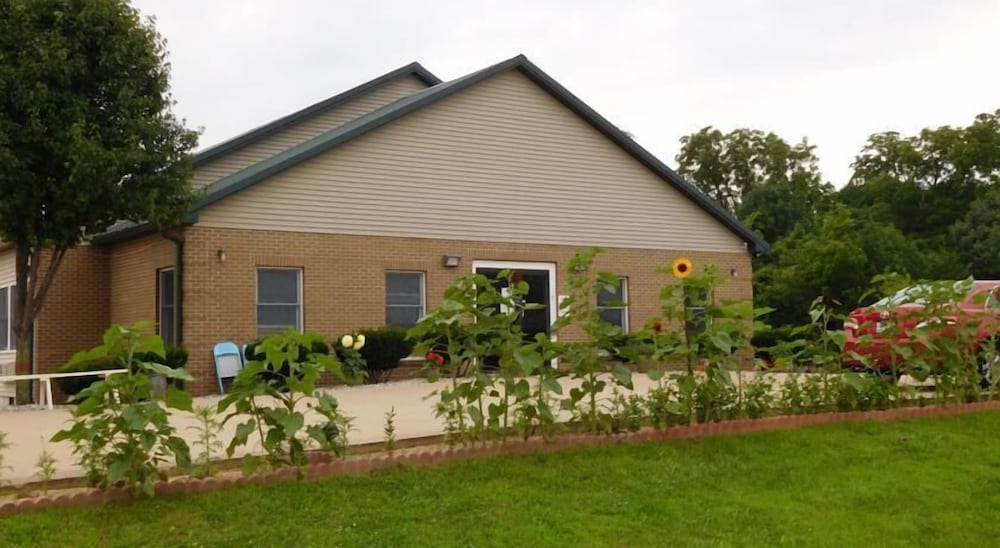 Attica Inn - photo 41